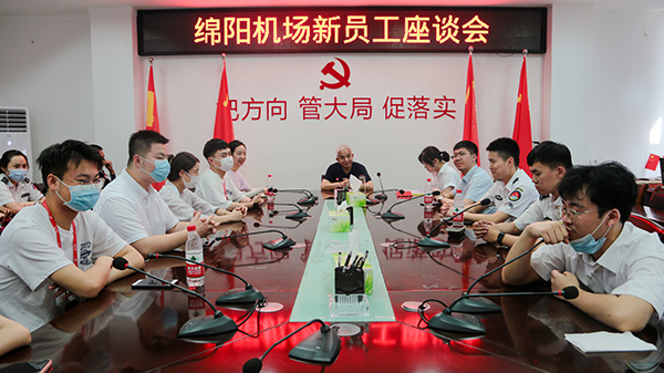 “助力鄉(xiāng)村振興，踐行艱苦奮斗” 將新員工黨性教育活動(dòng)搬到對(duì)口幫扶村4.jpg